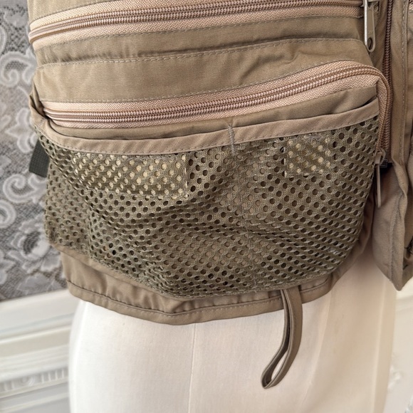 Orvis Made in USA Sporting Vest - Picture 4 of 13